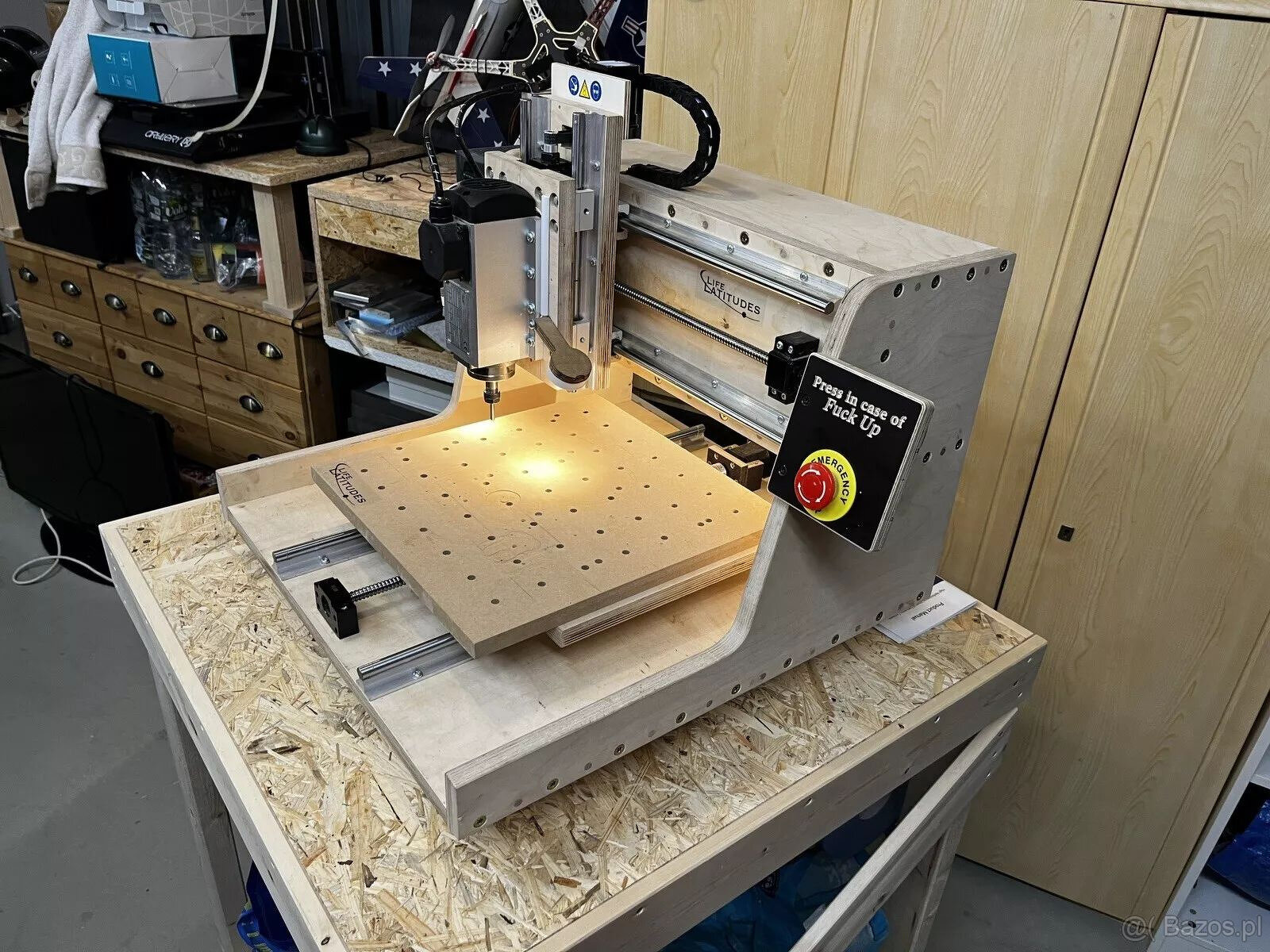 Frezarka CNC Oryginalna od LifeLatitudes (YouTube) 3 osie z - 10