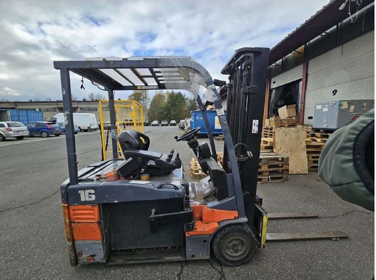 Wózek widłowy, Toyota 7FBEF16 - 10