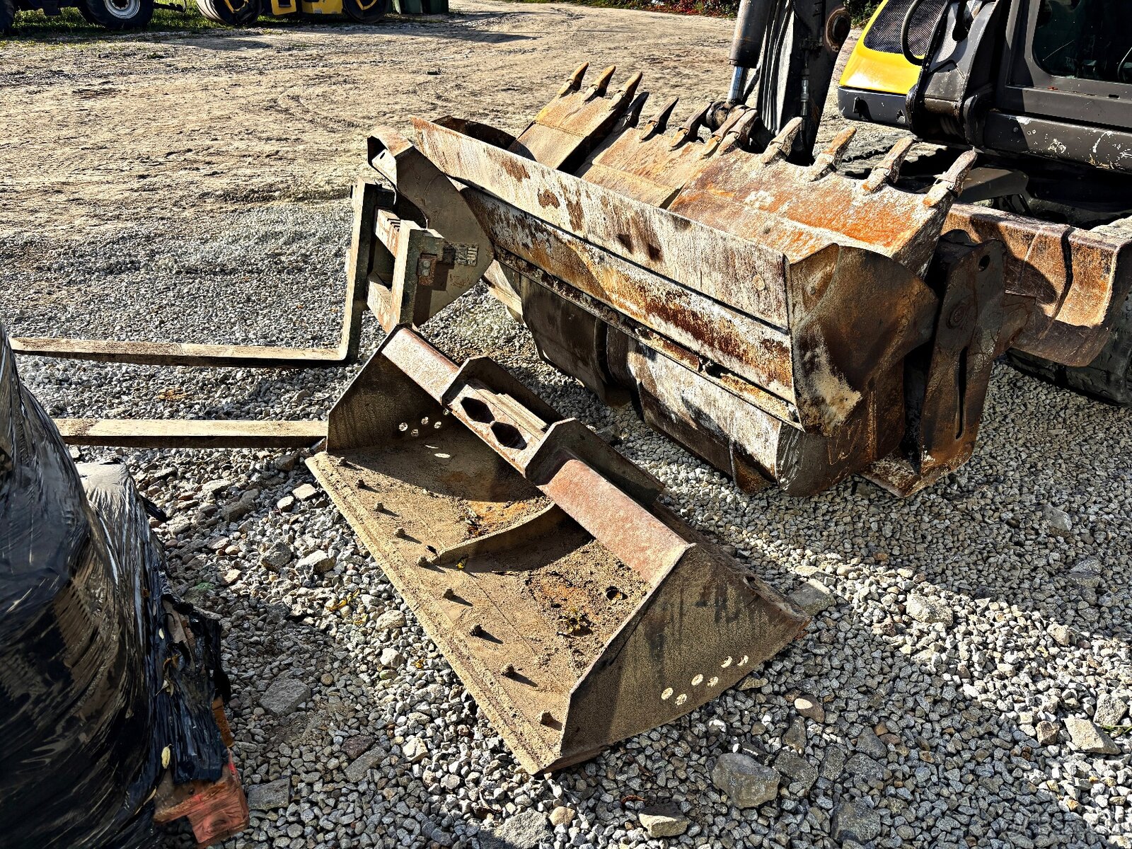 MECALAC 8 MCR, JCB 8065 8080 8085 85 Z VOLVO ECR 88, CAT 308 - 10