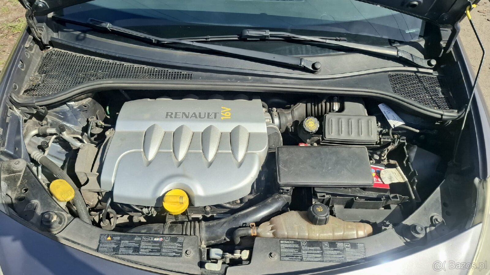 Sprzedam renault clio 3 1.6 - 10