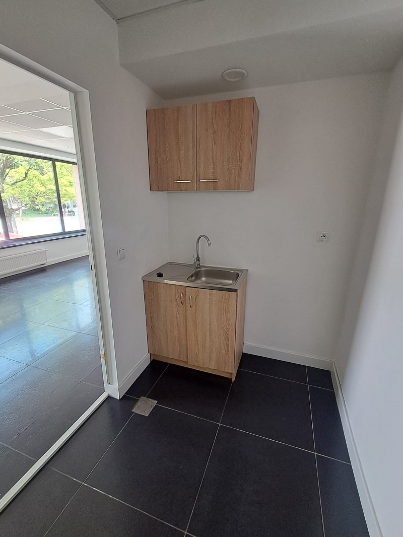 Lokal usługowy 80m² – parter z witryną, ul. Górnośląska - 10