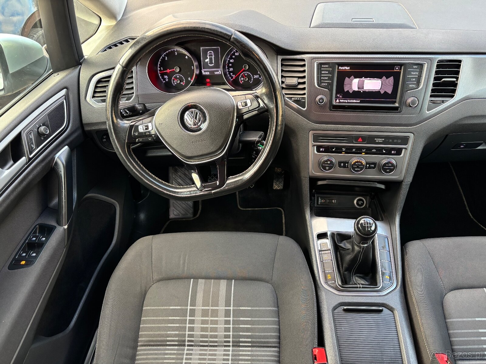 Golf Sportsvan 2016 rok - 10