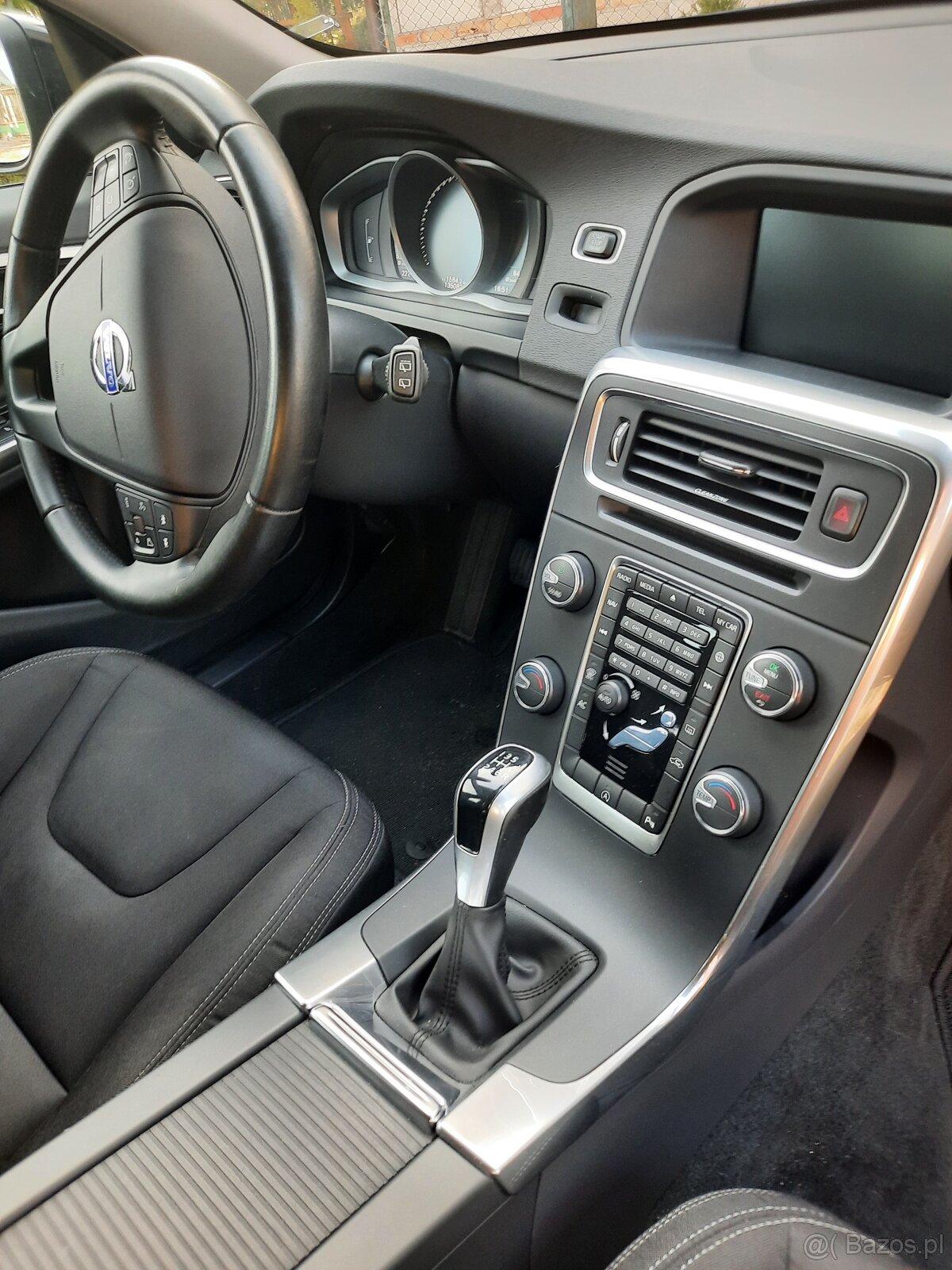 Volvo V60 2017r - 10