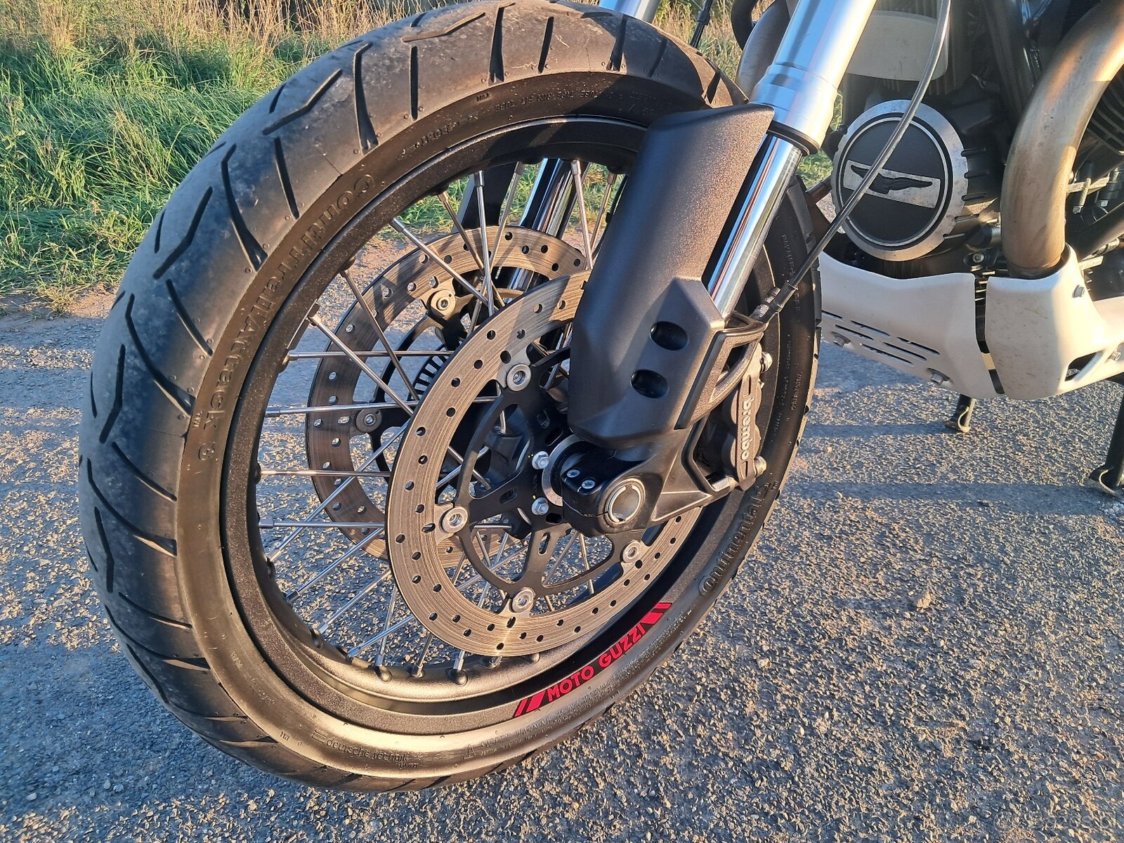 Moto Guzzi V 85 TT abs - 10