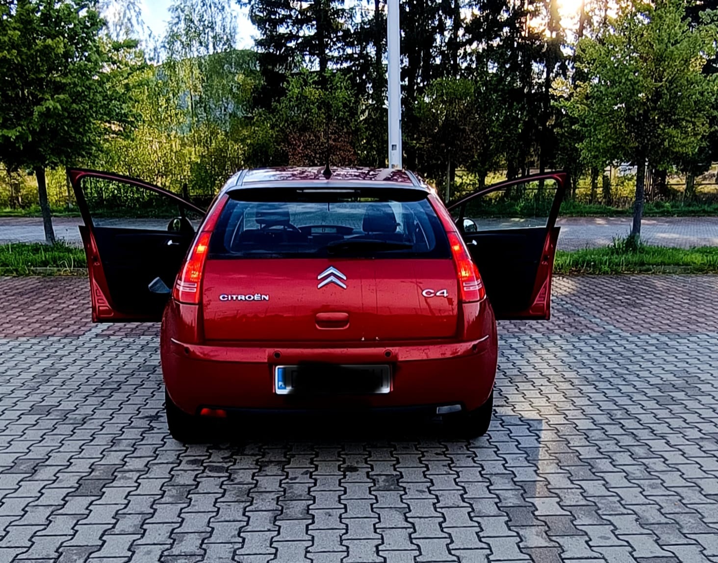 Sprzedam samochód Citroen C-4 - 10