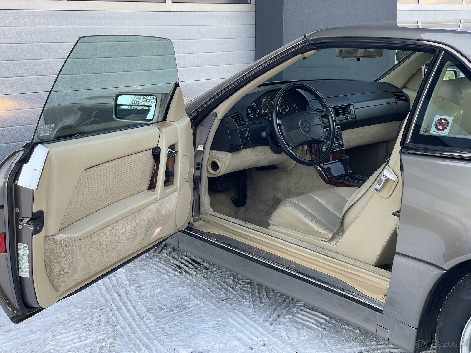 Mercedes-Benz 500SL R129 1991 złoty - 10