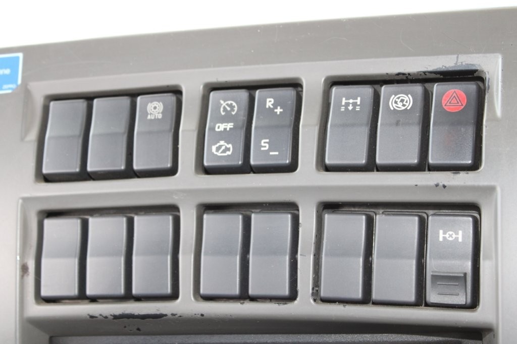 RENAULT PREMIUM DXI R 370.26 S PR 6X2, THERMO KING MD200 - 10