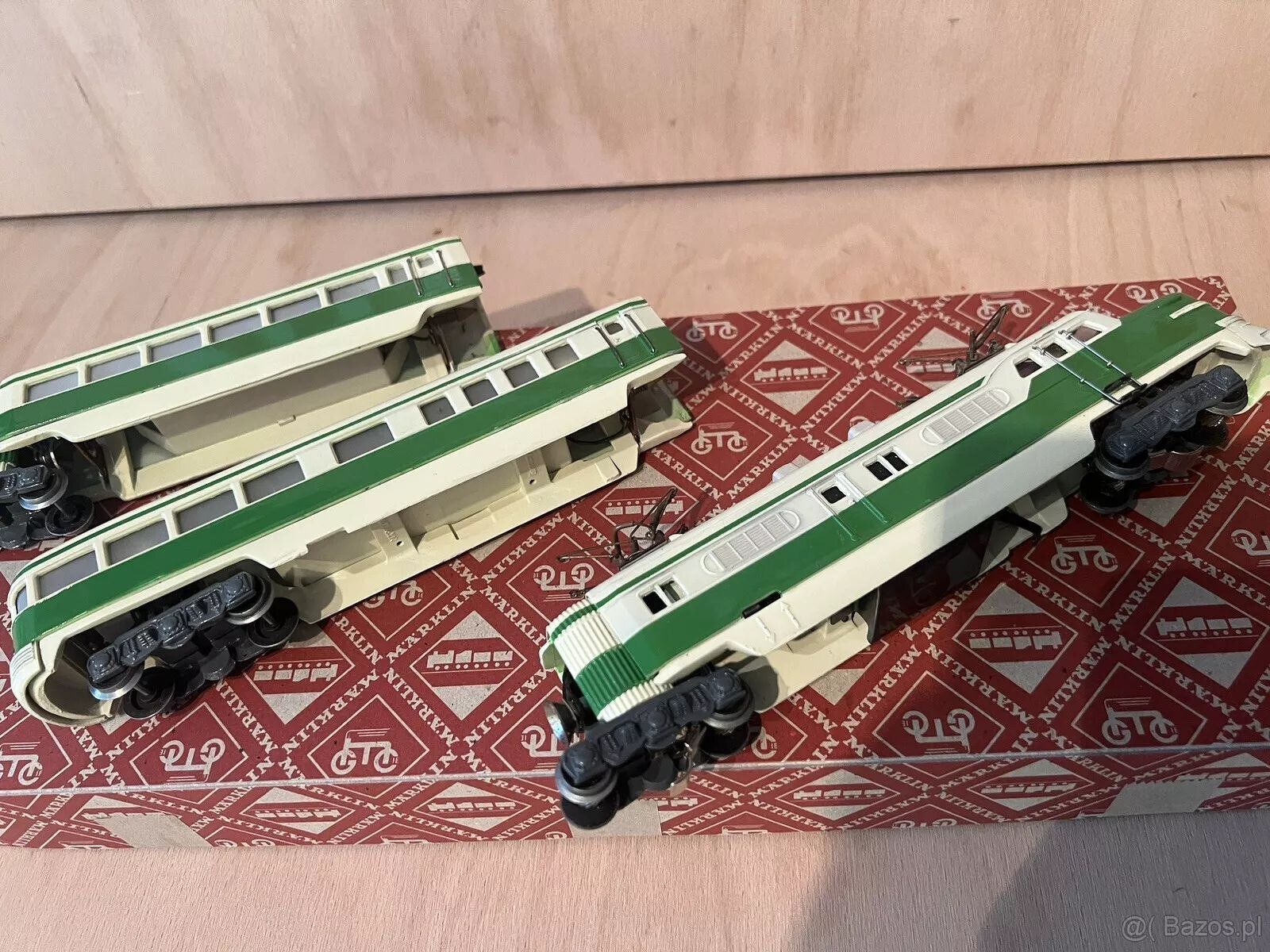 Wagon silnikowy Märklin ST 800, zielono-beżowy Żebra dachow - 10