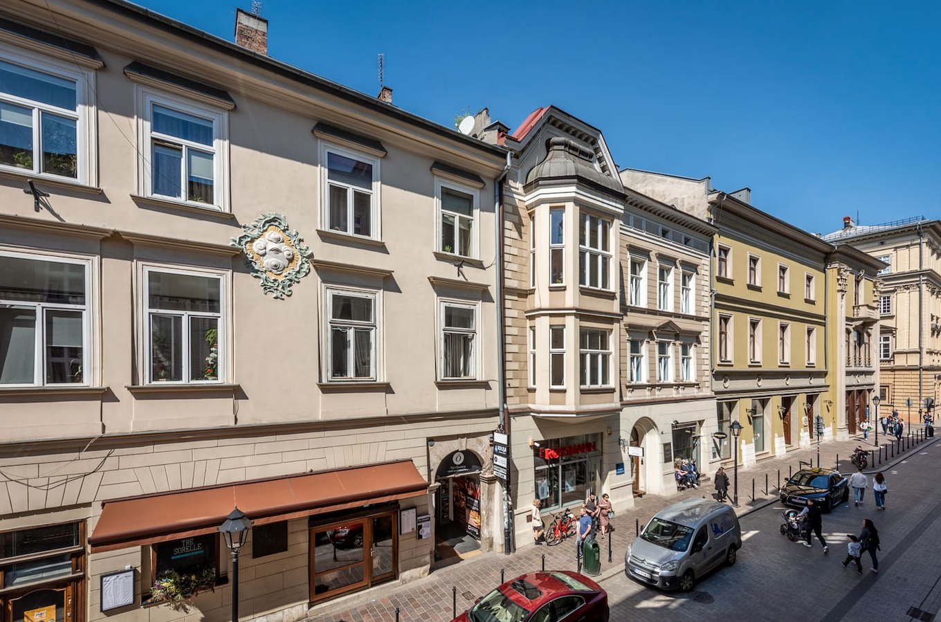 Urokliwy apartament z 3 sypialniami przy Rynku Głównym - 10