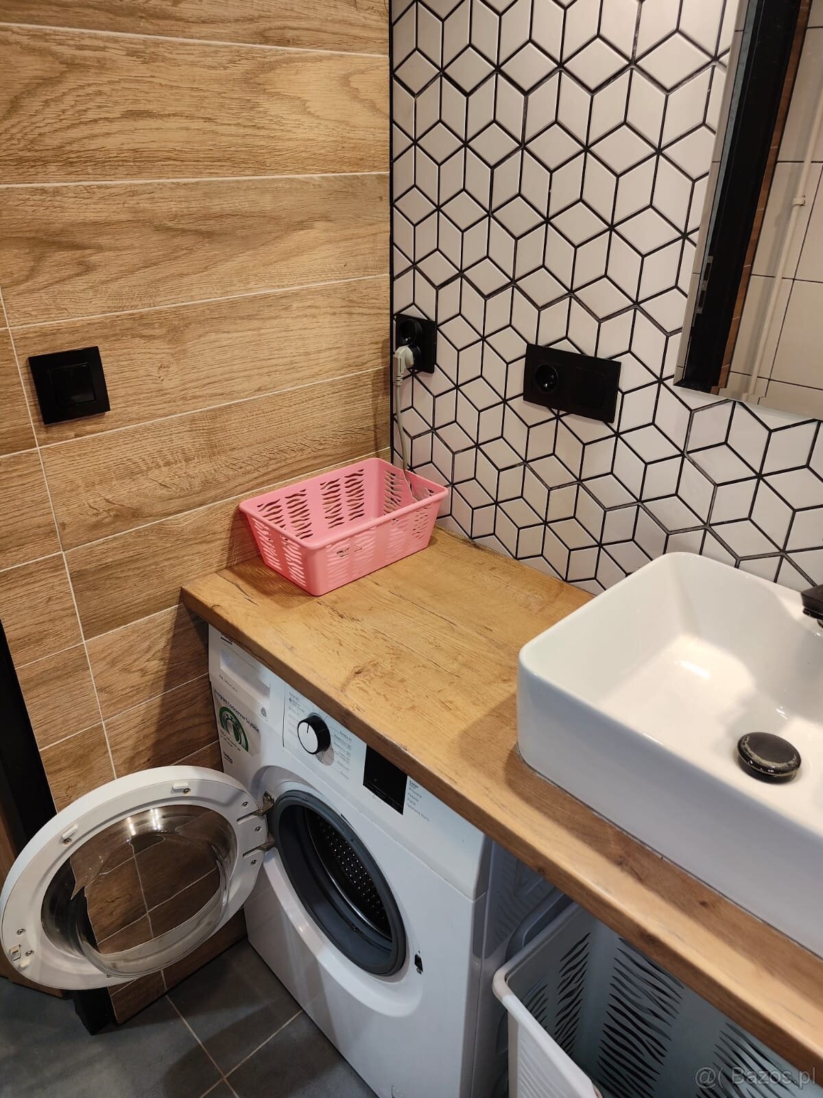 Mieszkanie o pow. 37m2, balkon, II piętro, ul. Nowy Świat - 10