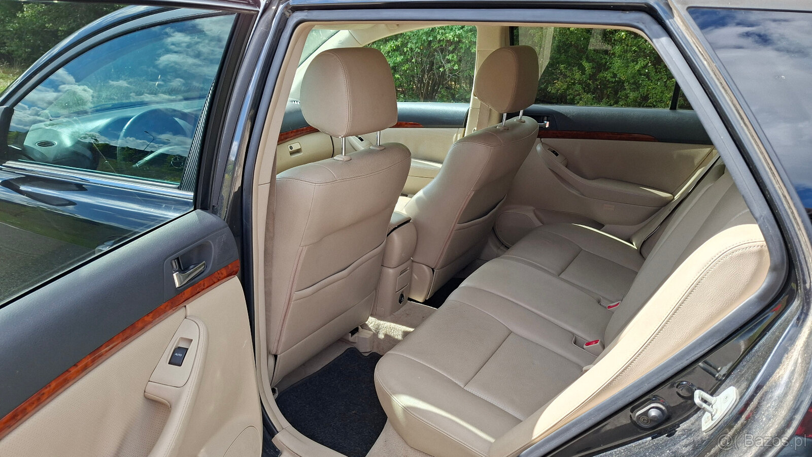 Toyota Avensis II 2.2 D4D 177KM 2005r kombi Xenon Skóry zare - 10
