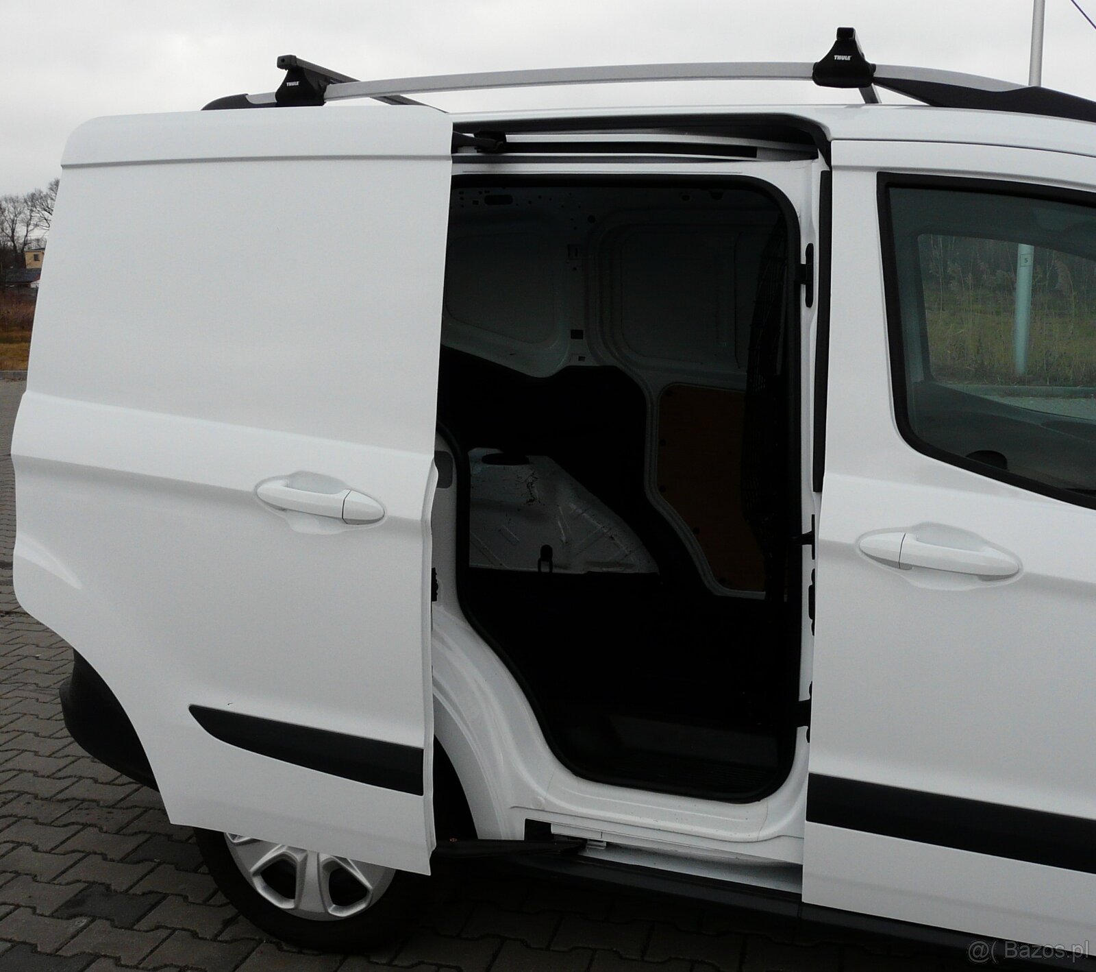 Ford Transit Courier - 10