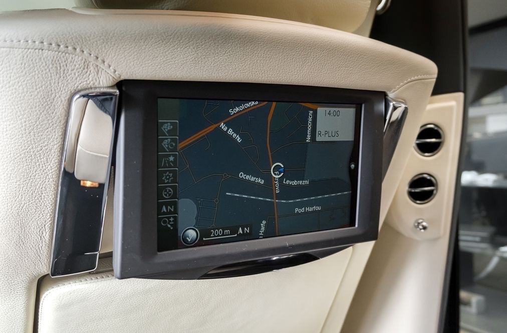 Rolls Royce Ghost maksymalny przebieg wyposażenia 68 000 km - 10