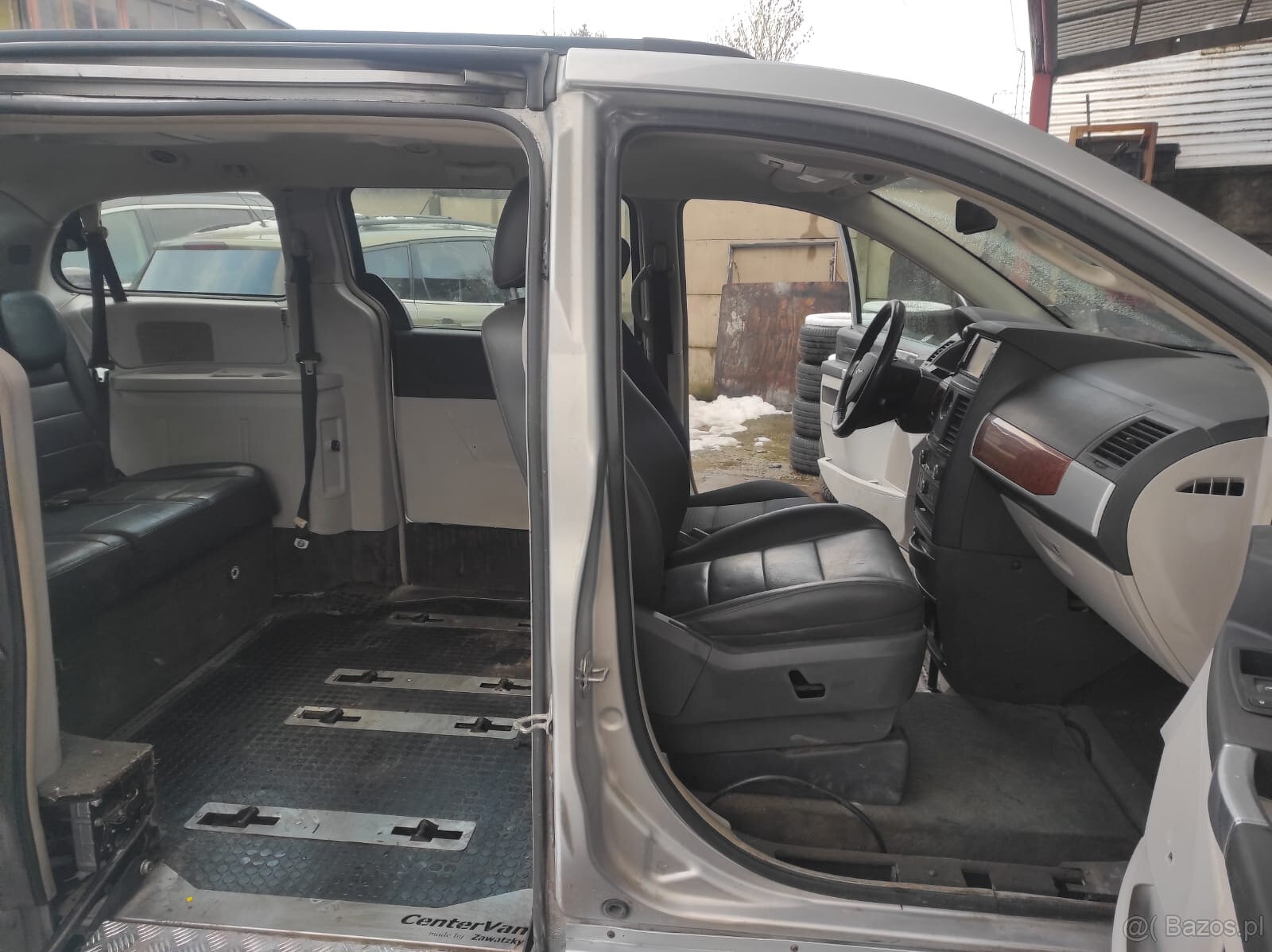 Chrysler Grand Voyager dla niepełnosprawnych - 10