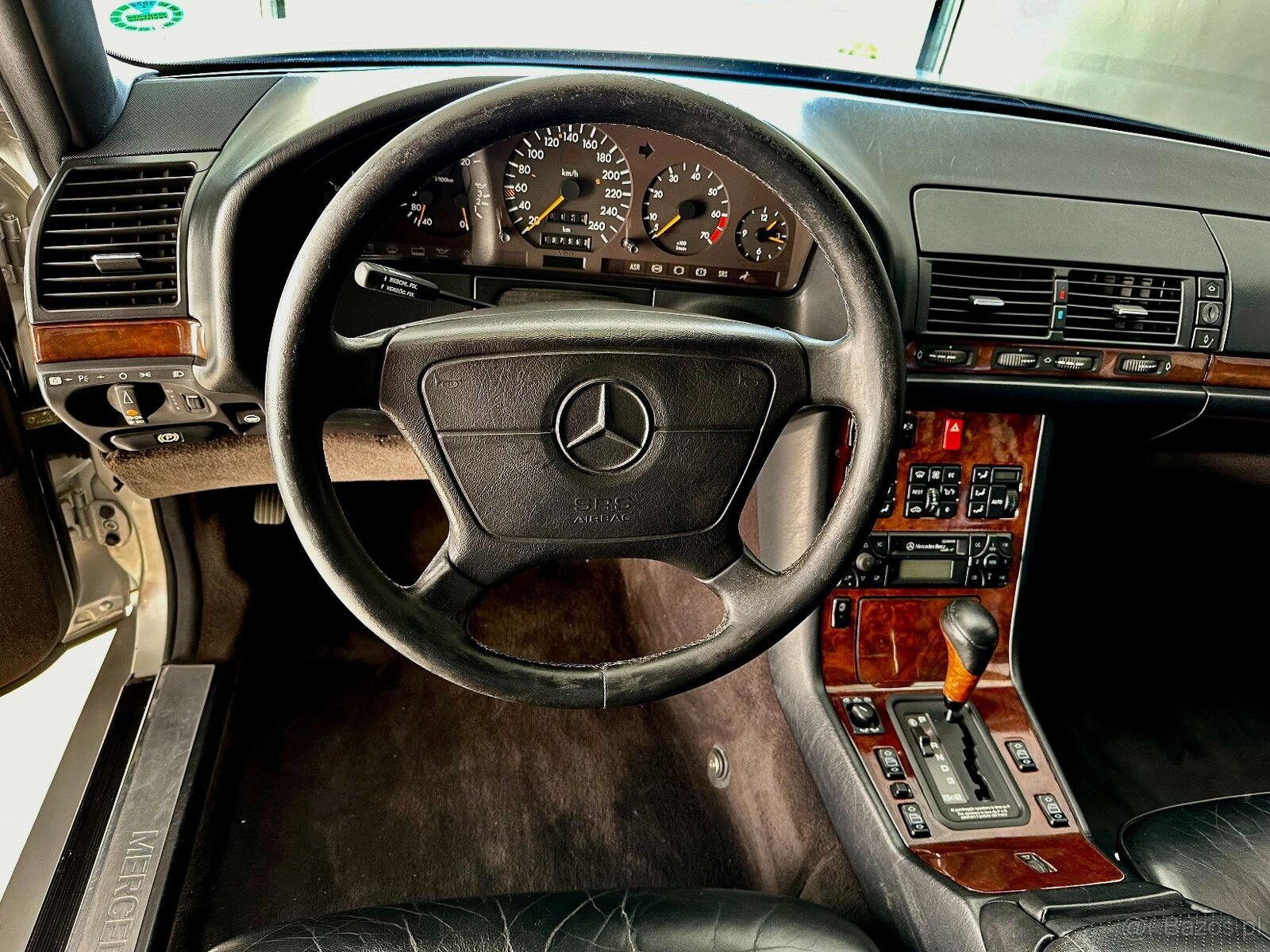 Na sprzedaż legendarny Mercedes-Benz SE 500 "Mamut" W140 - 10