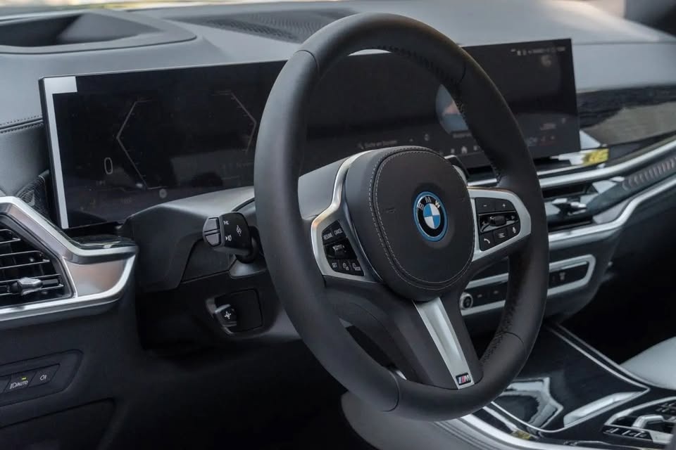 2025 BMW X5 50e xDrive M SPORT Hybrid - 10