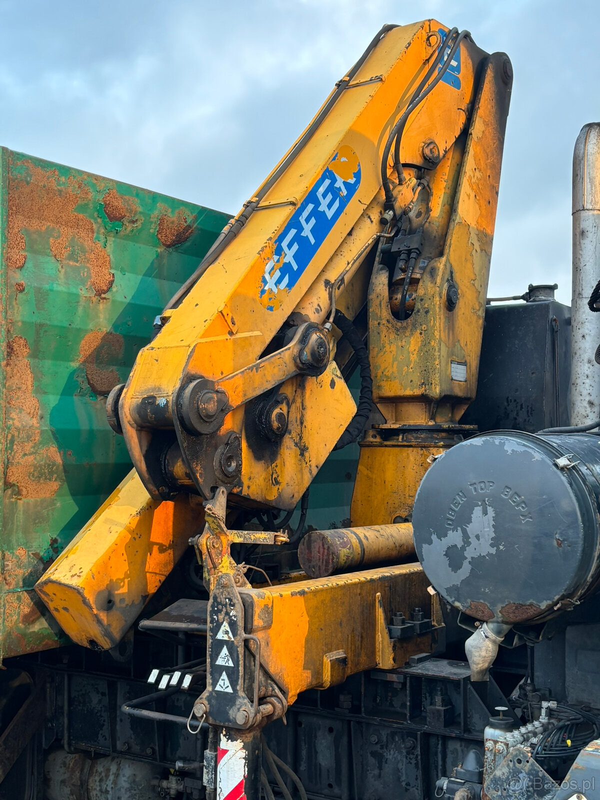 Sprzedam TATRE T815 6X6.2 z hydraulicznym podnośnikiem - 10
