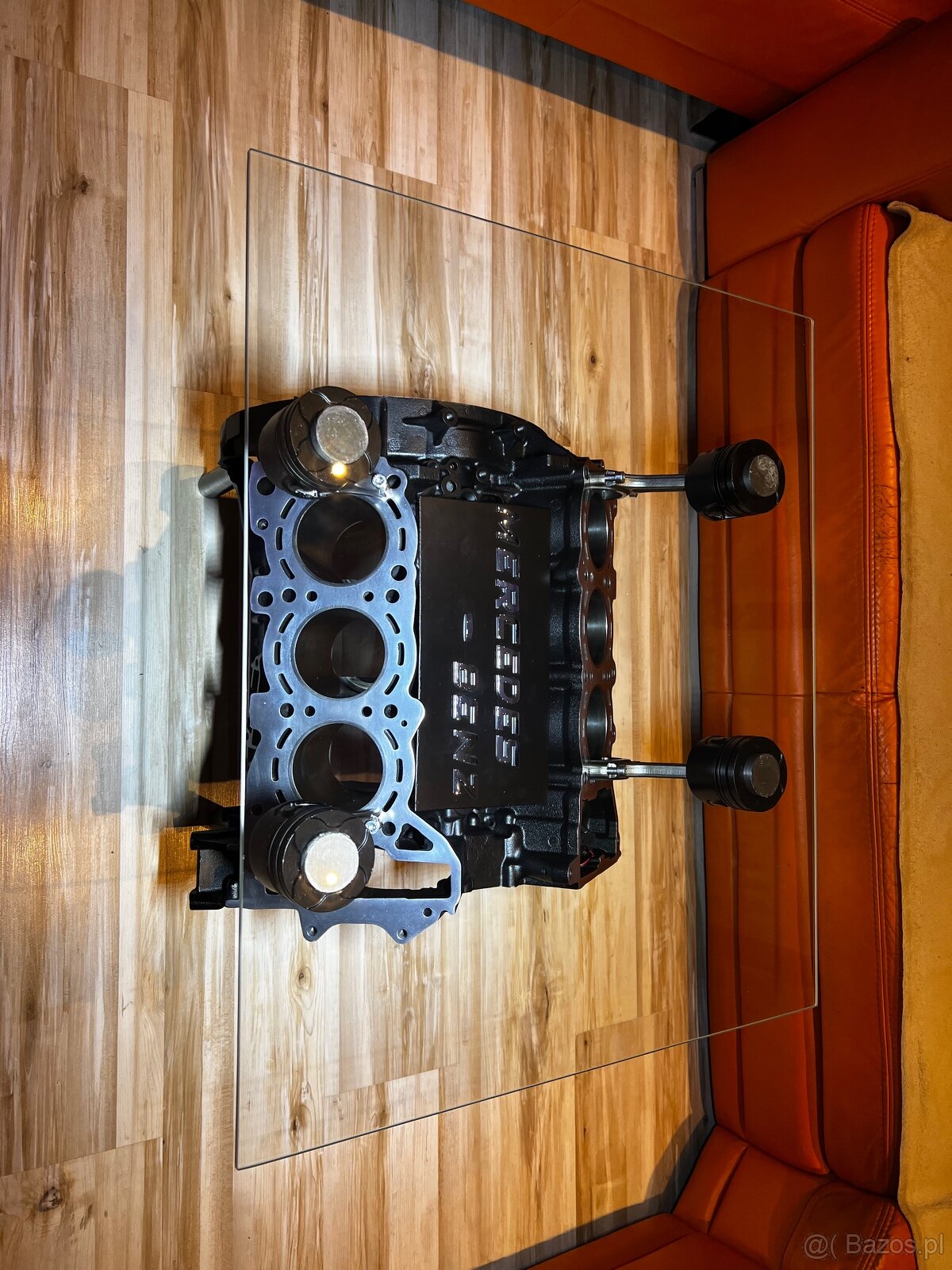 Stół z bloku silnika Mercedes-Benz V6 - 10