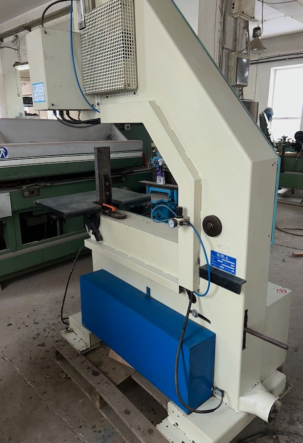 Szlifierka pionowa O.M.A do elementów krzywoliniowych - 10