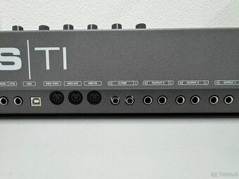 Klawiatura ACCESS Virus TI2 Dark Star w limitowanej edycji - 10