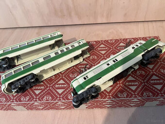 Wagon silnikowy Märklin ST 800, zielono-beżowy Żebra dachow - 10