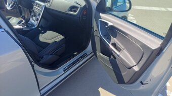 Volvo S60 D3 2.0 D Silver - 10