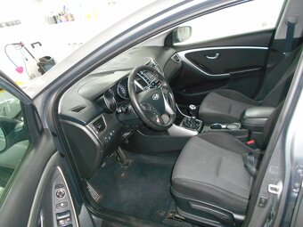 Hyundai i30 1,6 CRDi 110 - 10