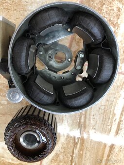 Jawa 250 / 11 Pérák – prądnica po regeneracji - 10