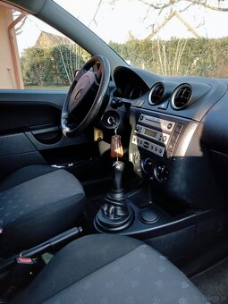 Ford Fiesta 2005 benzyna 1.4 przebiet 140 tyś - 10