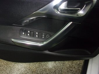 Peugeot 2008 1,2 110 Aut. - 10