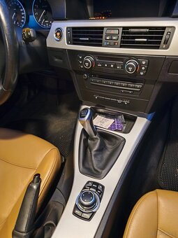 BMW E91 2009 2.0 benzyna - 10