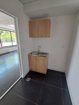 Lokal usługowy 80m² – parter z witryną, ul. Górnośląska - 10