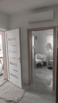 Chorwacja-Dwuapartamentowy umeblowany dom z basenem - 10