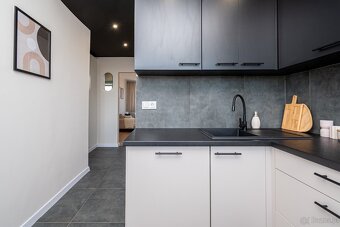 Mieszkanie o powierzchni 38.68m2, balkon, IV p., os. Asnyka - 10