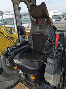 Sprzedam koparkę gąsienicową NEW HOLLAND T4P E 195 B - 10