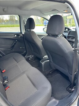 Peugeot 208 - 10