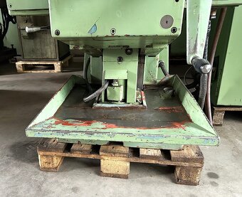 Frezarka pionowa konsolowa FVE 20 - 10