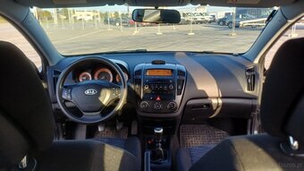 Kia Ceed 2.0 crdi Optimum - 10