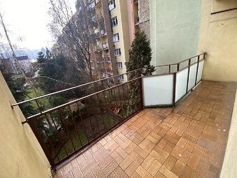 3 pokoje, 63m2, balkon, II piętro, winda, po remoncie, Os. D - 10