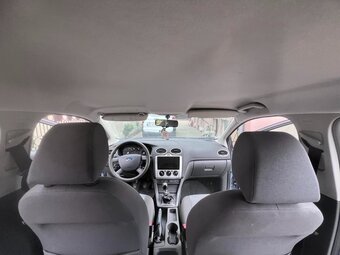 Mam na sprzedaż samochód Ford Focus (2006) - 10