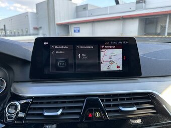 BMW 540i xDrive - 10