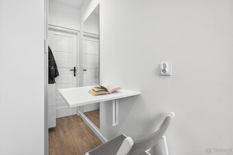 Nowoczesny pokój z łazienką i balkonem przy uczelni. - 10