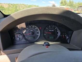 Jeep Grand Cherokee 3.7 + LPG - 10