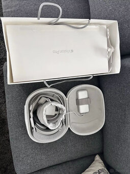 Apple Vision Pro 256 GB - 10