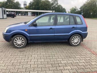Ford Fusion - 10