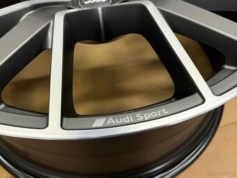 22 cale Audi Q8 SQ8 4MN 4M8601025AQ Q CQ CP 10J x 22'' ET2 - 10