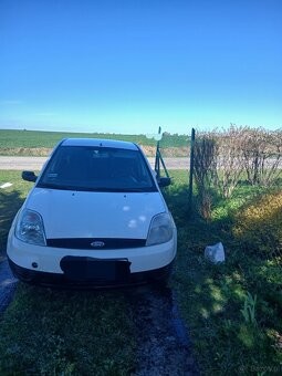 Sprzedam samochód ford fiesta mk 6 - 10