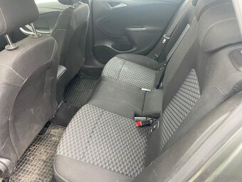 Opel Astra 1.6CDTi 81kw, r.2017, klimatyzacja - 10