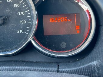 Dacia Duster 1.5 dCi 80 kW - 10