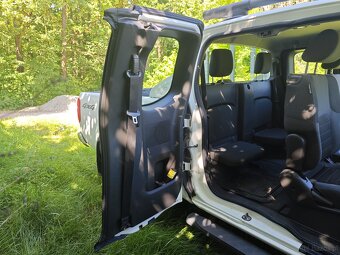 Nissan Navara 2.5 4x4 Diesel 190KM | Podniesione zawieszenie - 10